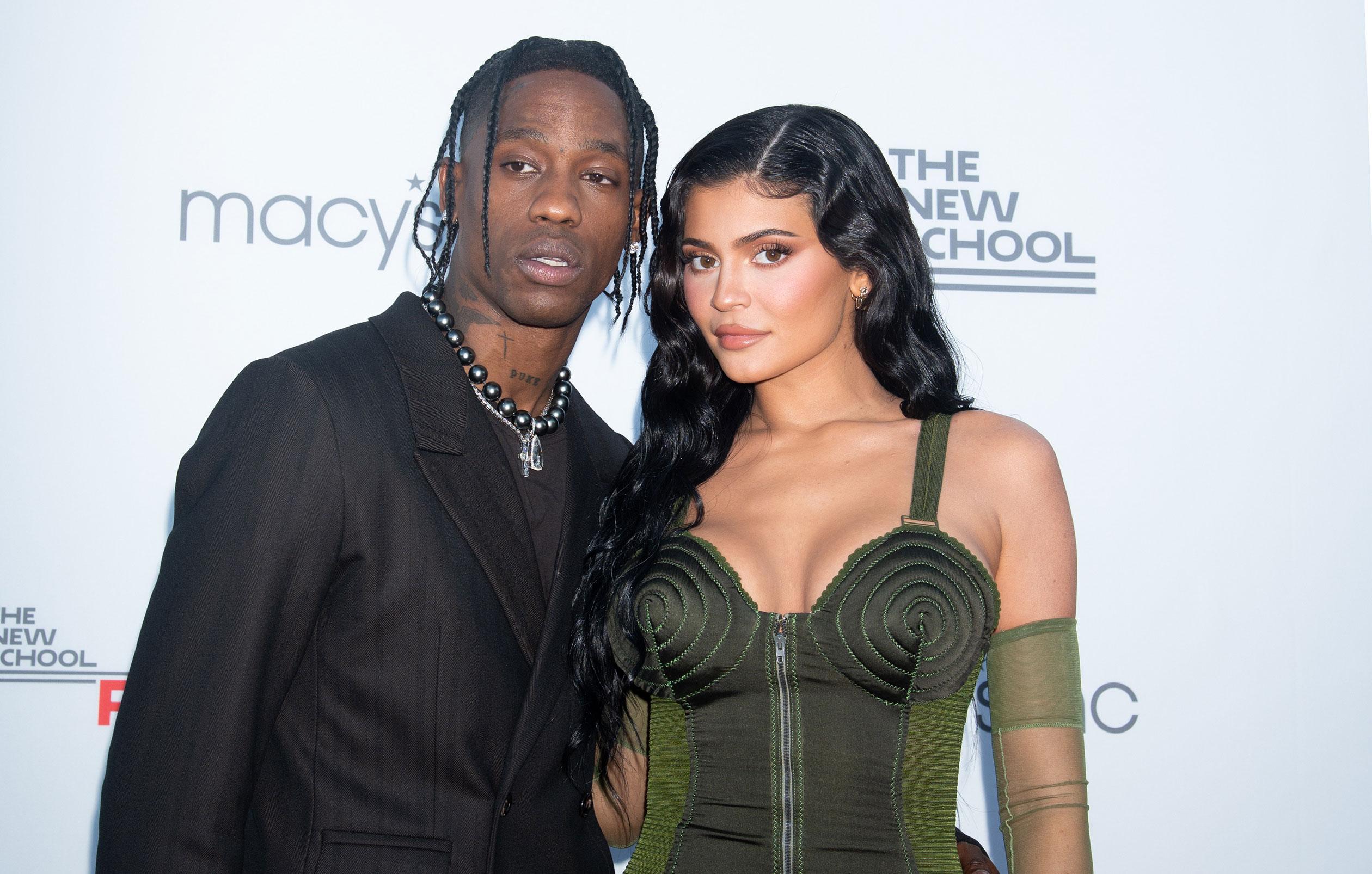 pregnant kylie jenner flaunts baby bump travis scott