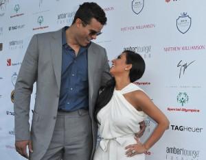 2011__06__Kim_Kardashian_Kris_Humphries_June1news 300×234.jpg