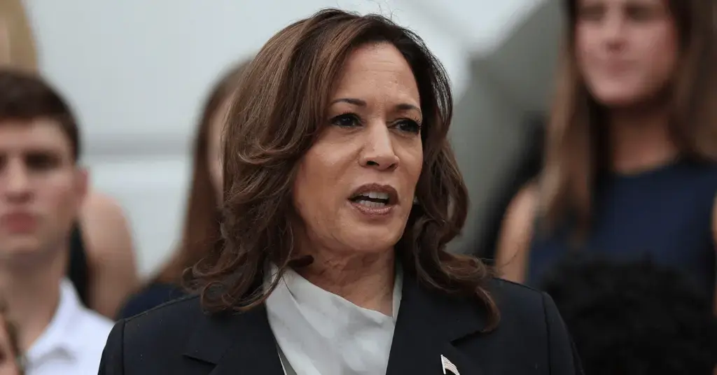 donald trump avoiding questions kamala harris crowd size post