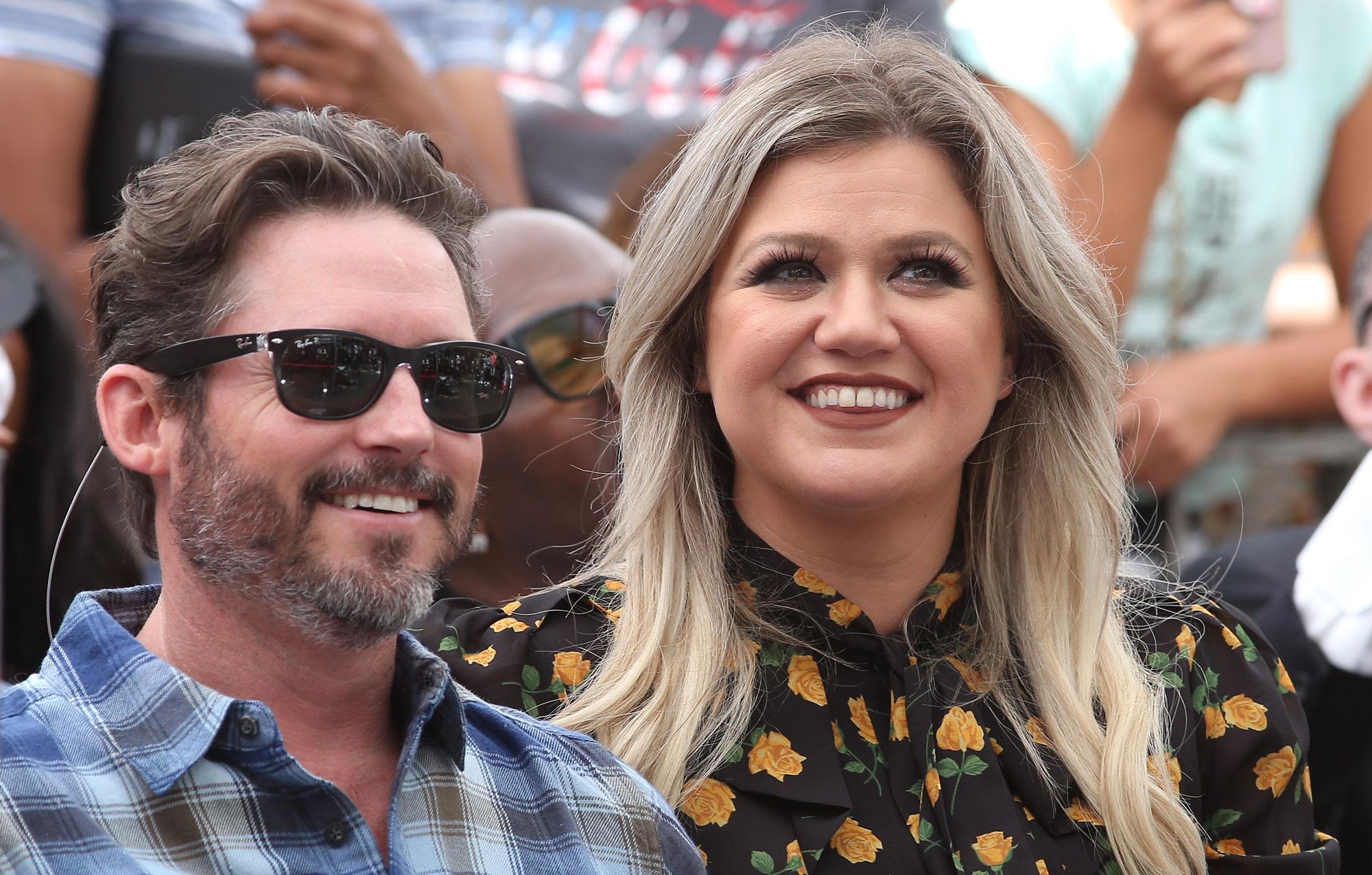 kelly clarkson praises female friendships for helping her through brandon blackstock divorce