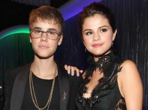 2011__10__Justin Bieber Selena Gomez Oct10newsbt 300×223.jpg