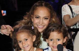 Jennifer lopez max emme teaser_319x206.jpg