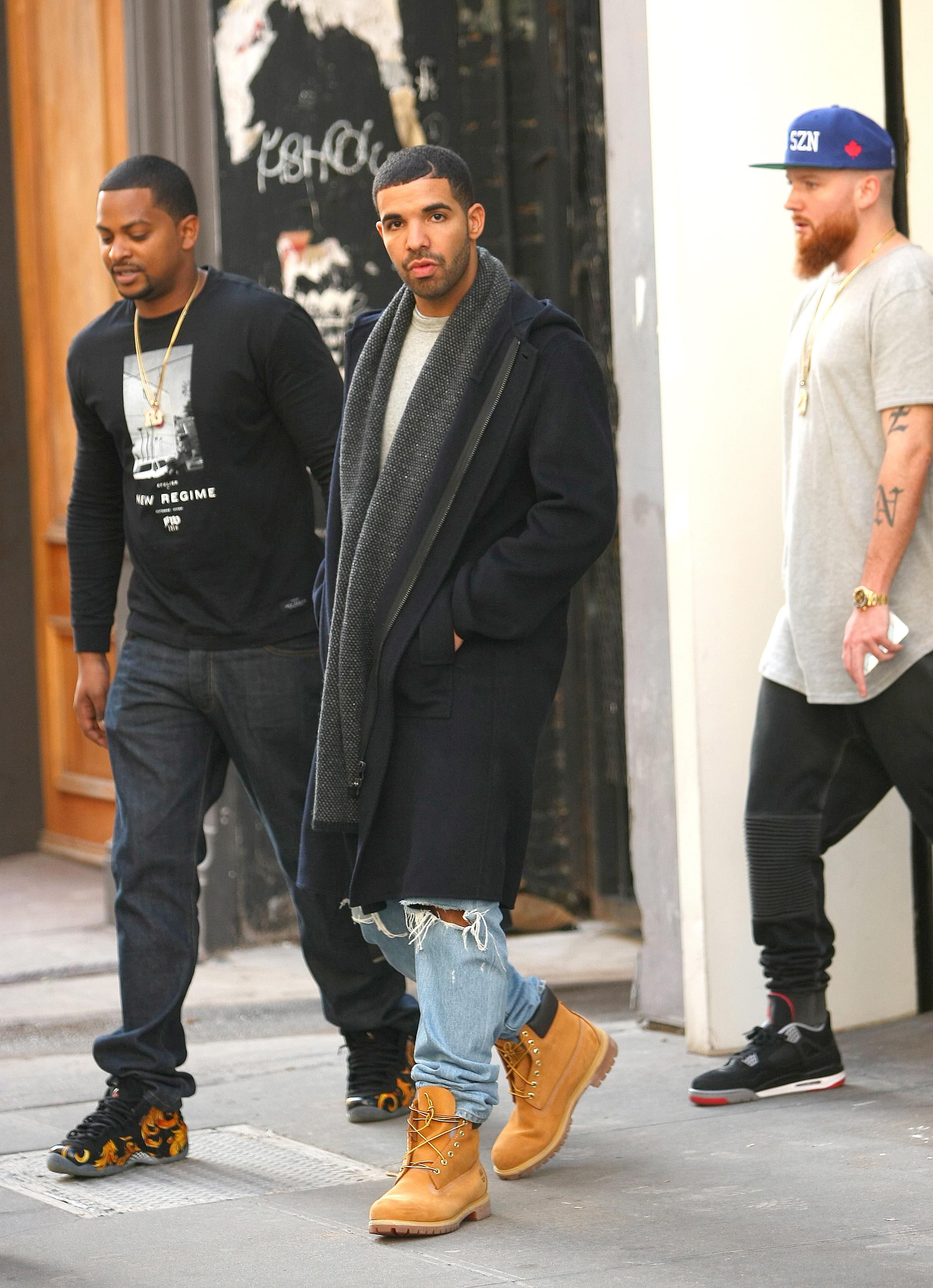 Drake shopping in SoHo New York