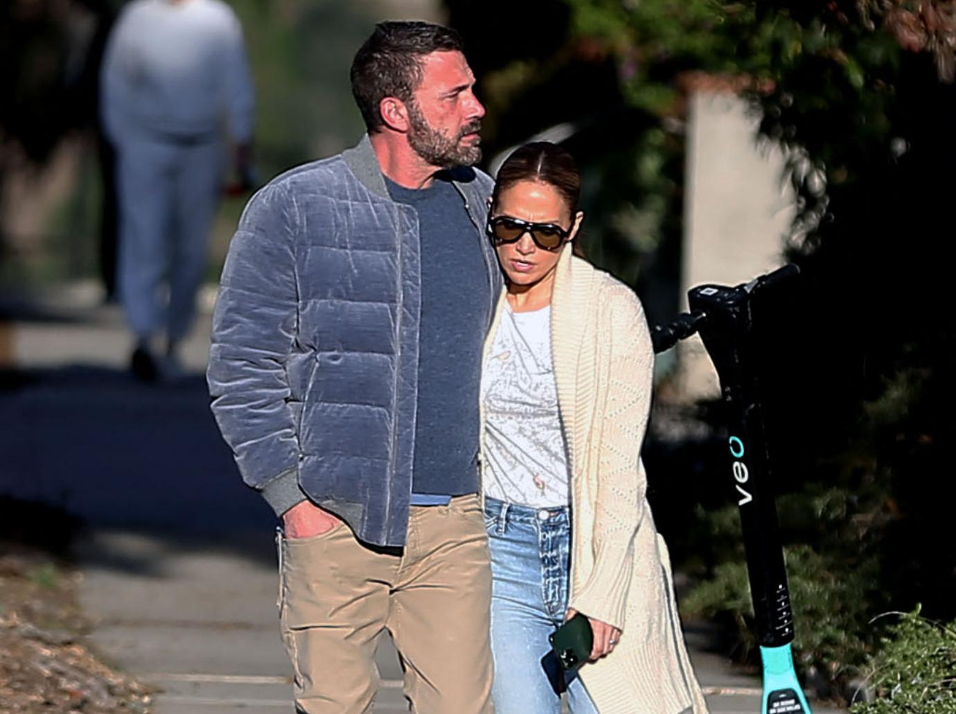 jennifer lopez avoids kissing ben affleck lips divorce rumors