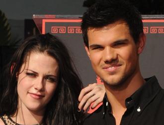 Taylor lautner nov14neb.jpg
