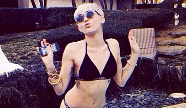 miley-cyrus-blank-bikini