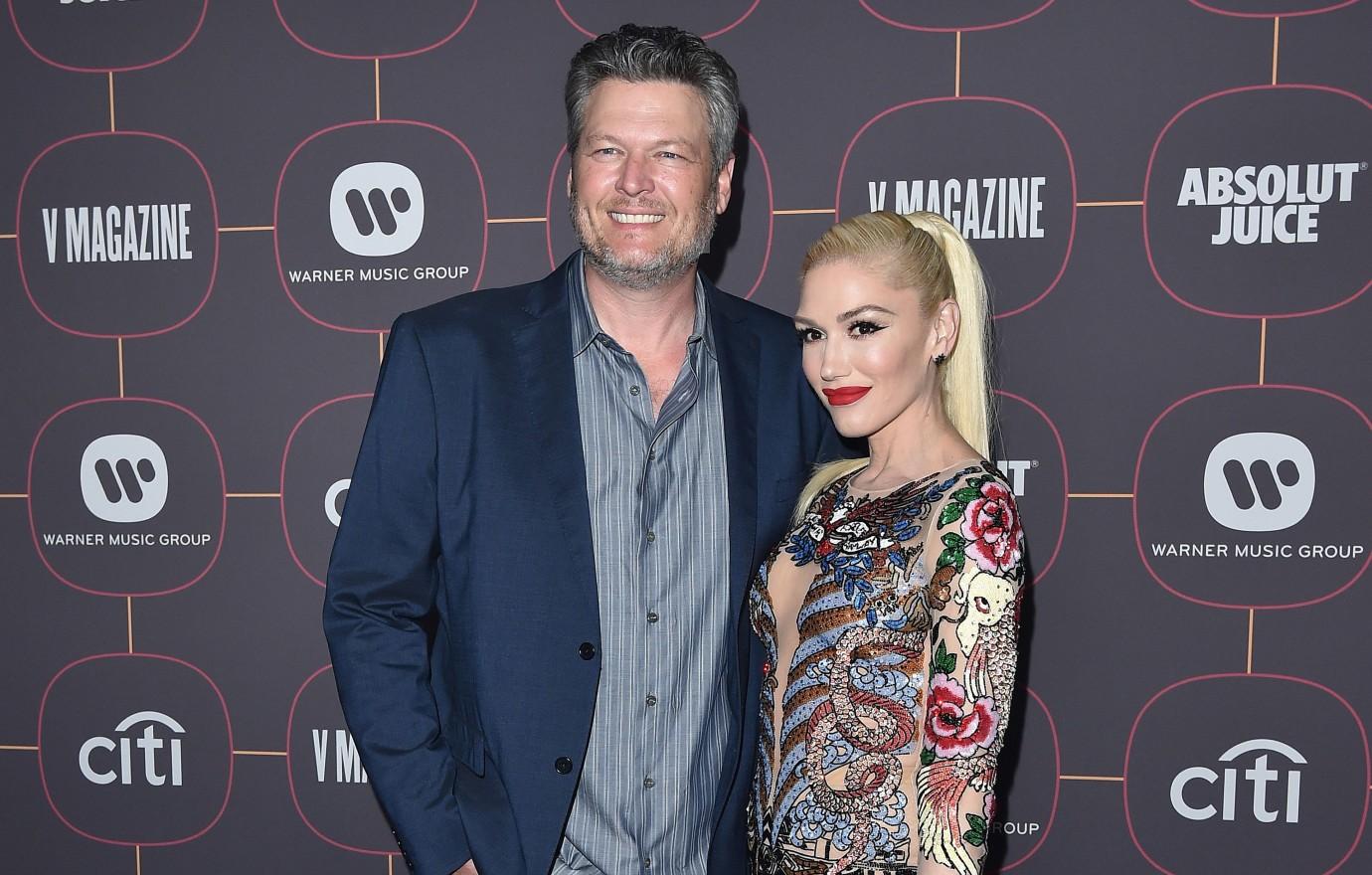 Video Blake Shelton and Gwen Stefani Are All Smiles on Football Date - ABC  News
