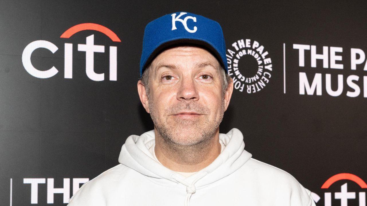 is jason sudeikis single relationship status