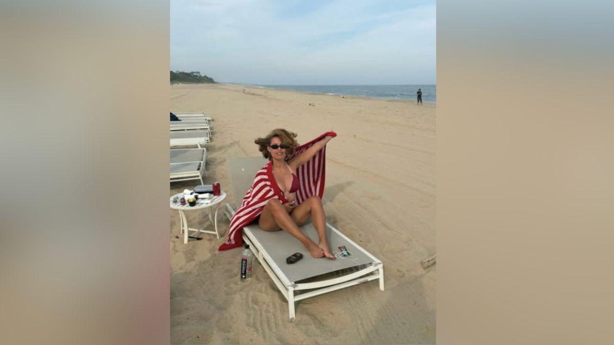 Image of Raye encouraged her fans to not 'give up' on their dreams. 