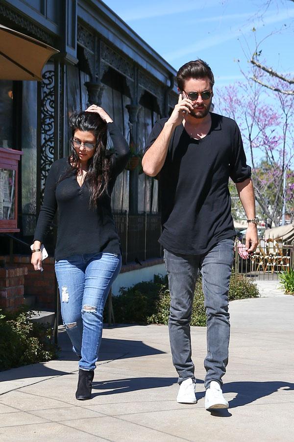 Kourtney kardashian scott disick fourth baby akm