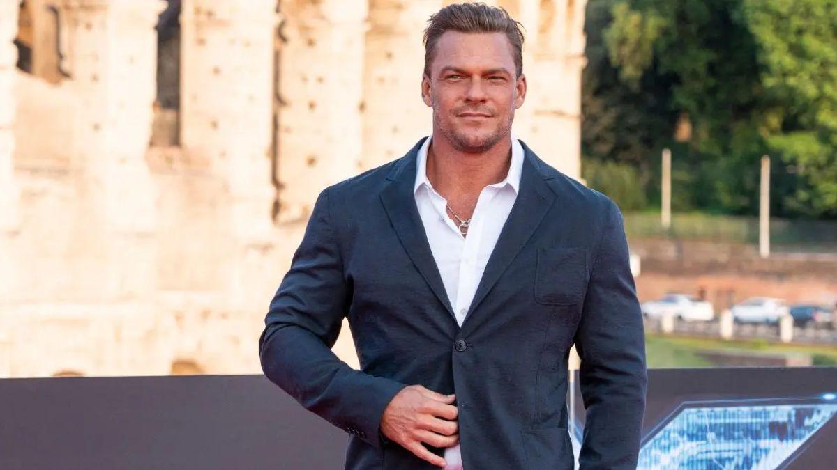 image of Alan Ritchson claimed the man appeared to be drunk.