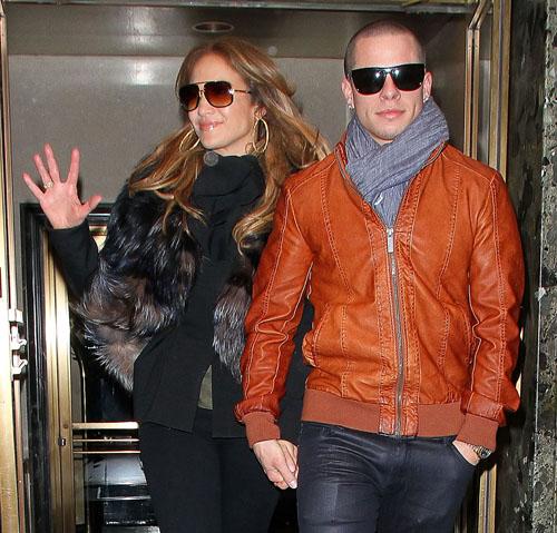 Jennifer lopez casper smart feb1 004_ _1.jpg