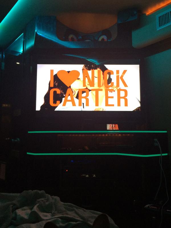 nick-carter-tour-bus