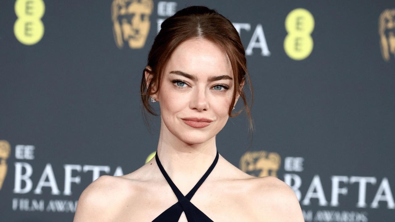 Photo of Plastic surgery experts suspect that Emma Stone underwent an upper blepharoplasty.