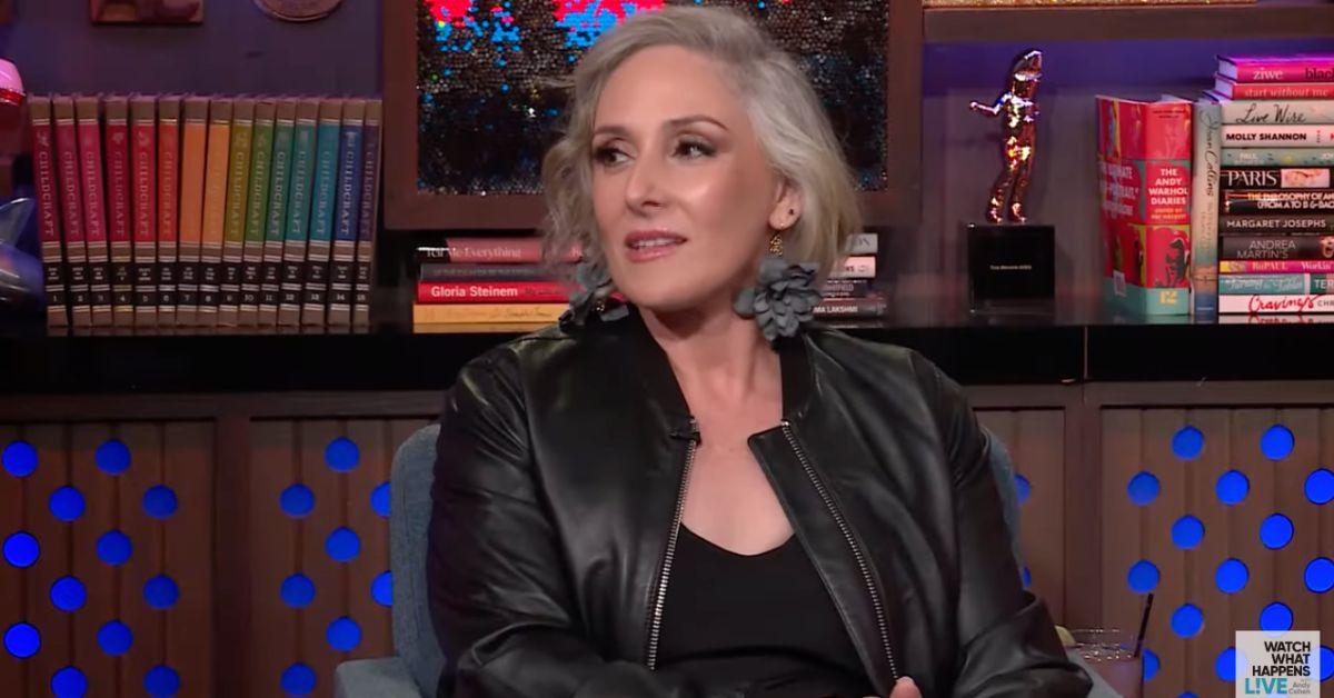 ricki lake neck lower facelift weight loss caused hanging skin