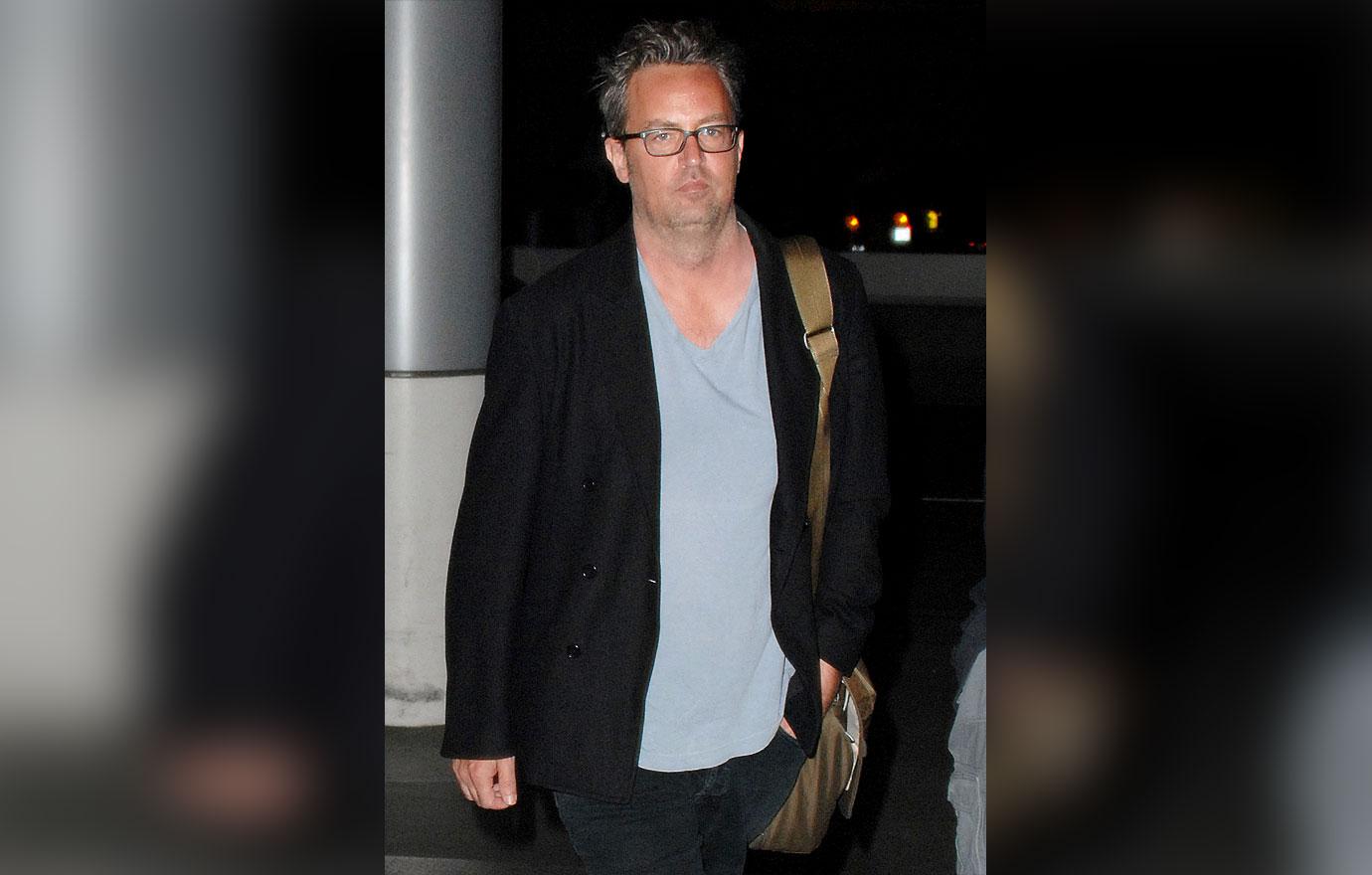 matthew perry friends worried actorabout to implode following shocking friends reunion split from fiancee ok