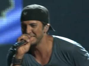 2011__08__Luke Bryan Aug10newsbt 300×225.jpg