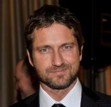 2010__03__okmagazine_gerard butler 225&#215;217.jpg