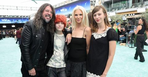 pic of Dave Grohl & his family.