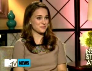 2011__01__Natalie_Portman_Jan12newsnec 300×233.jpg