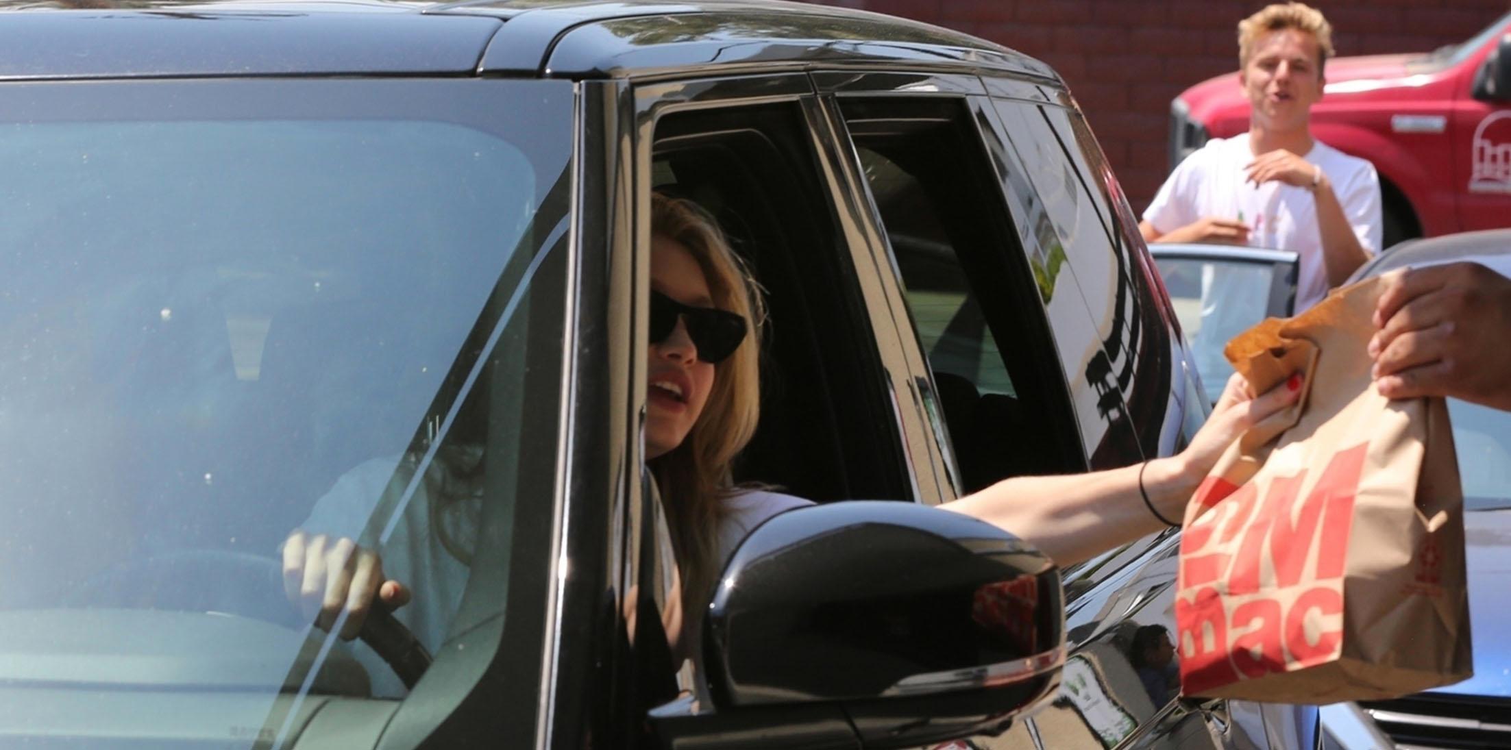 [PICS] Gigi Hadid Hits McDonald's Drive-Thru With Friends