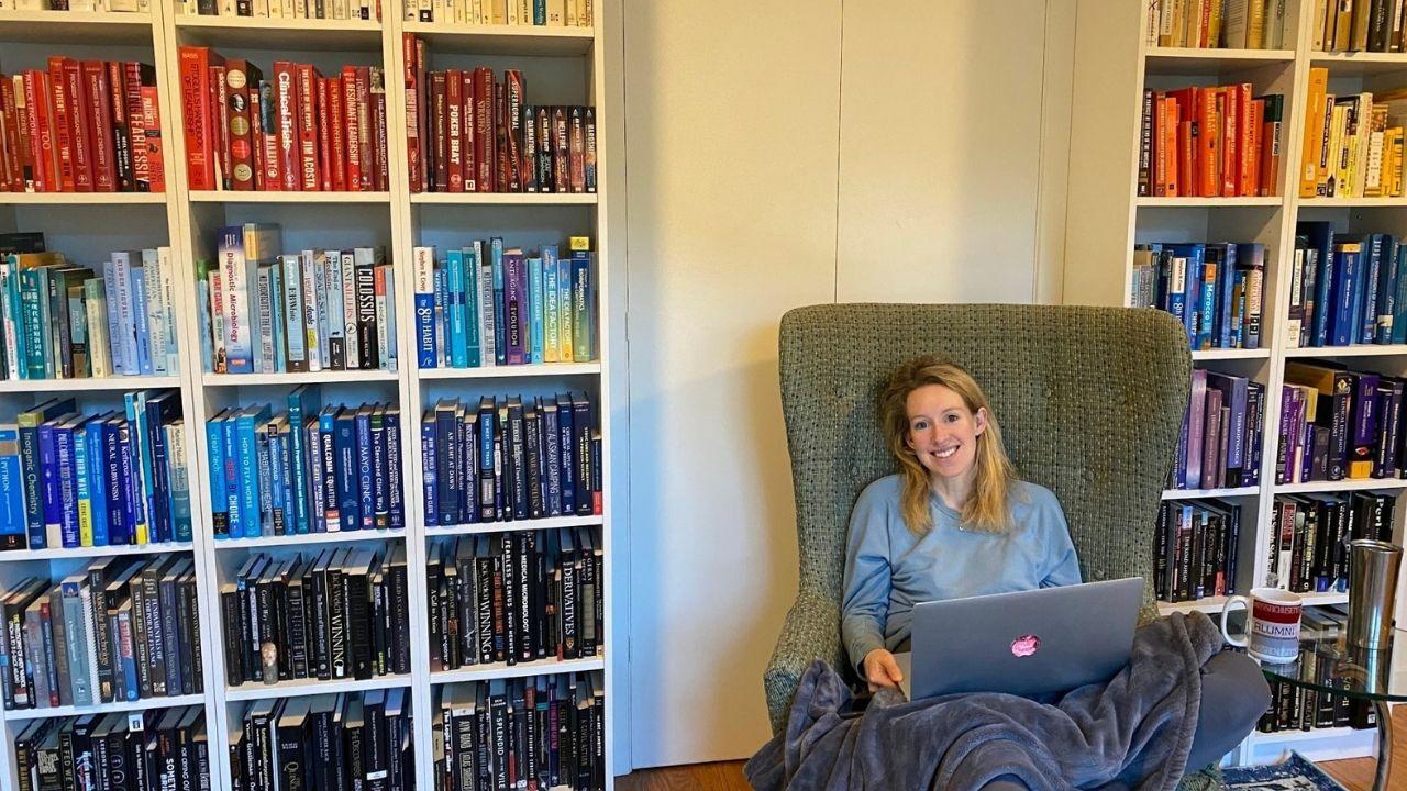 elizabeth holmes relationship status is she married