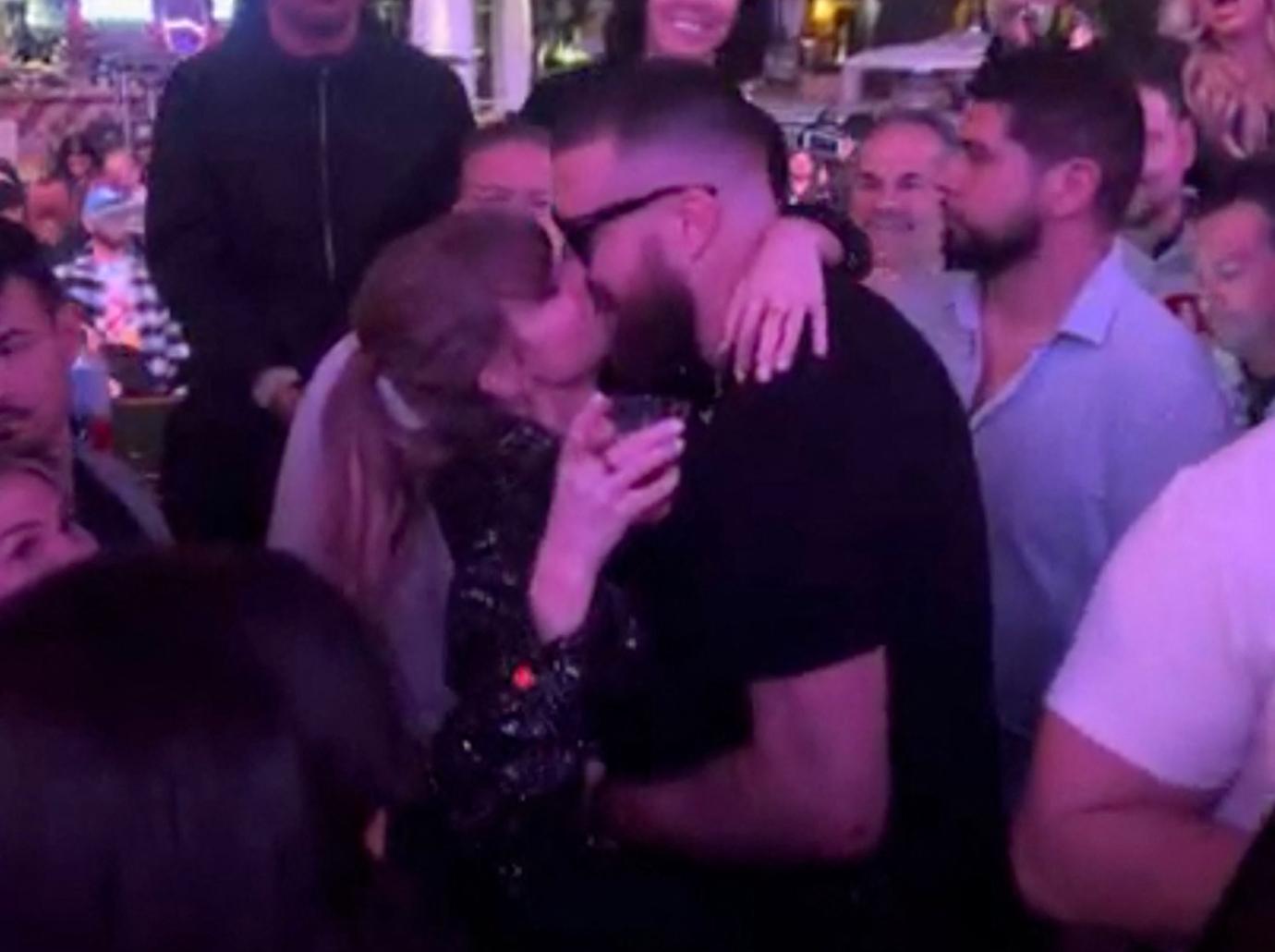 travis kelce out of shape partying all offseason taylor swift nfl