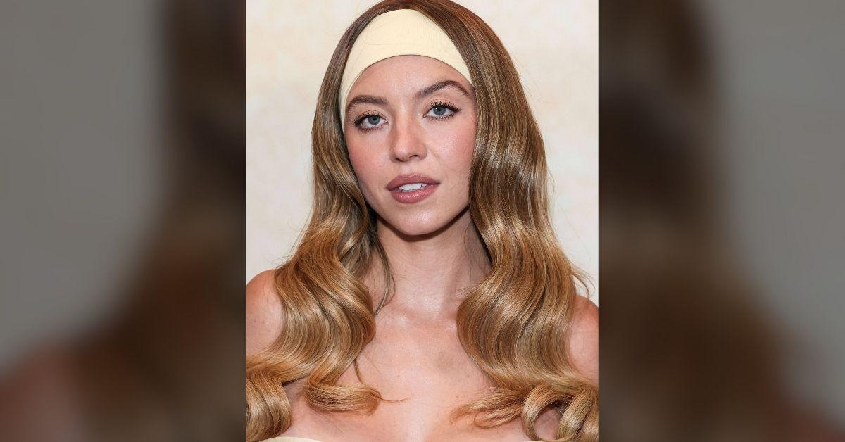 Photo of Fans slammed Sydney Sweeney's response to the controversy. 