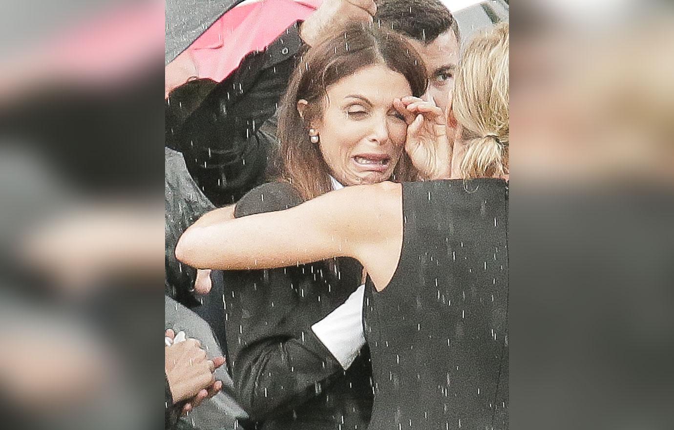 EXCLUSIVE: Bethenny Frankel breaks down at Dennis Shields&#8217; burial