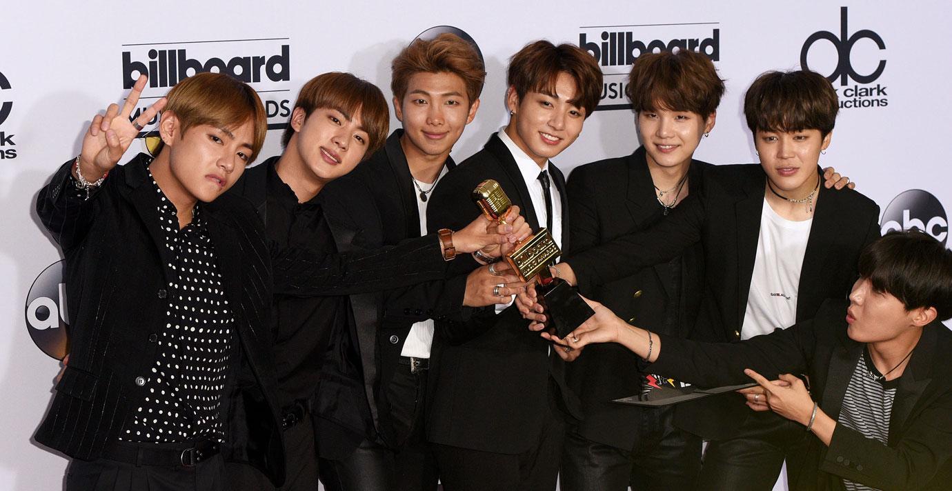 Bts holding billboardaward