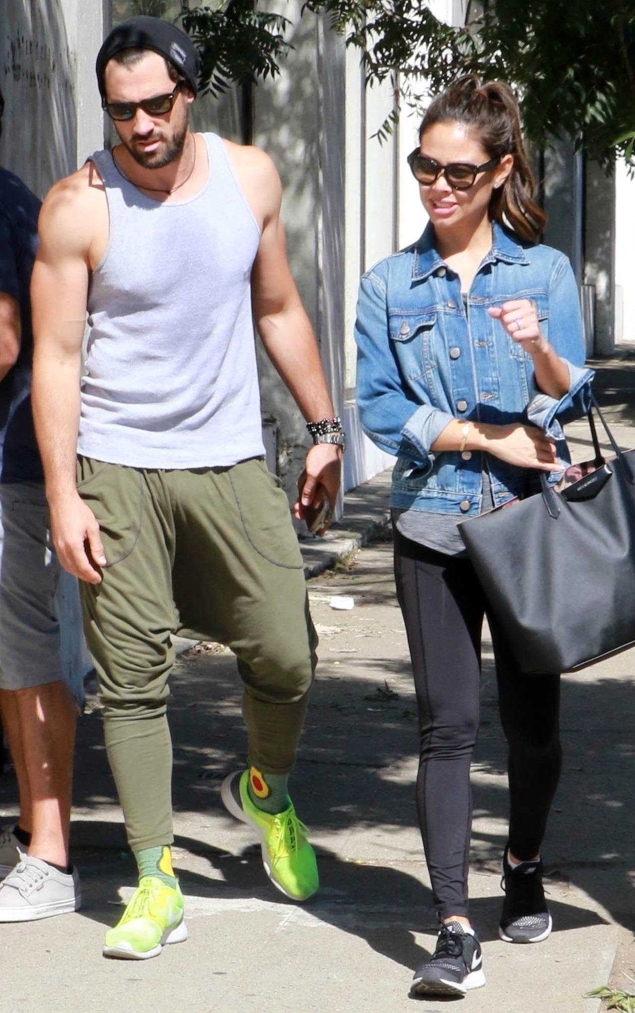 dwts vanessa lachey maks chmerkovskiy reunite feud pics 05