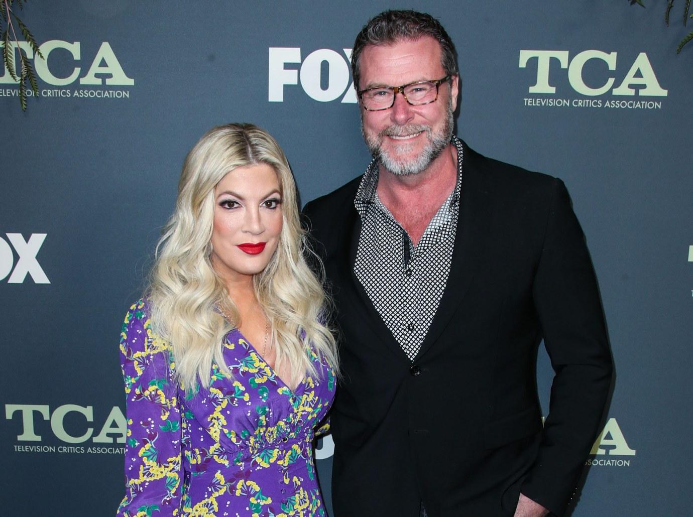 tori spelling dean mcdermott split rumors kissing valentines day date