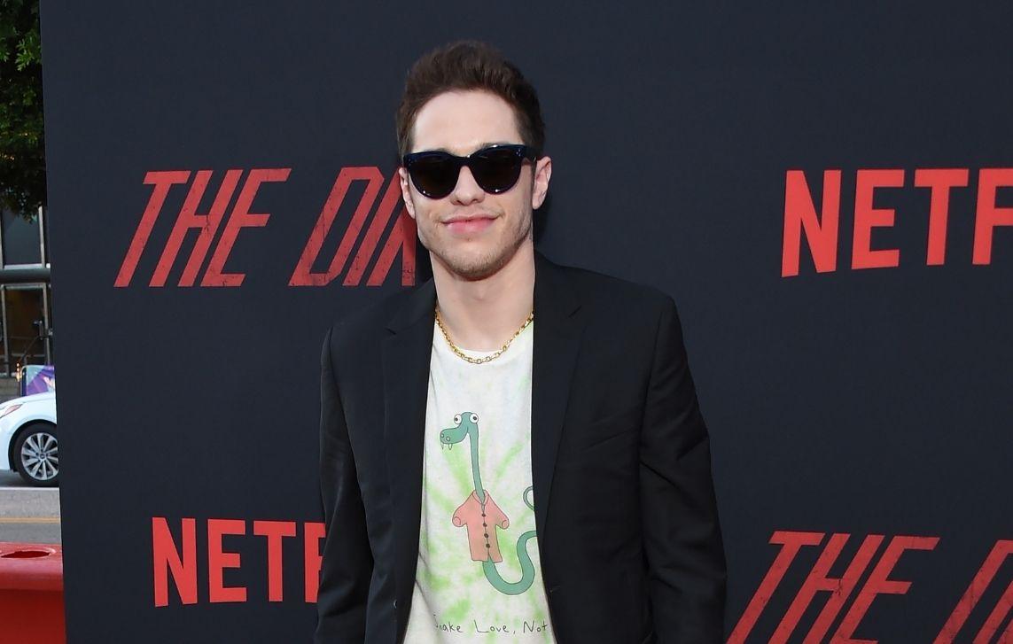 kim kardashian pete davidson rented out theaterstaten island movie date