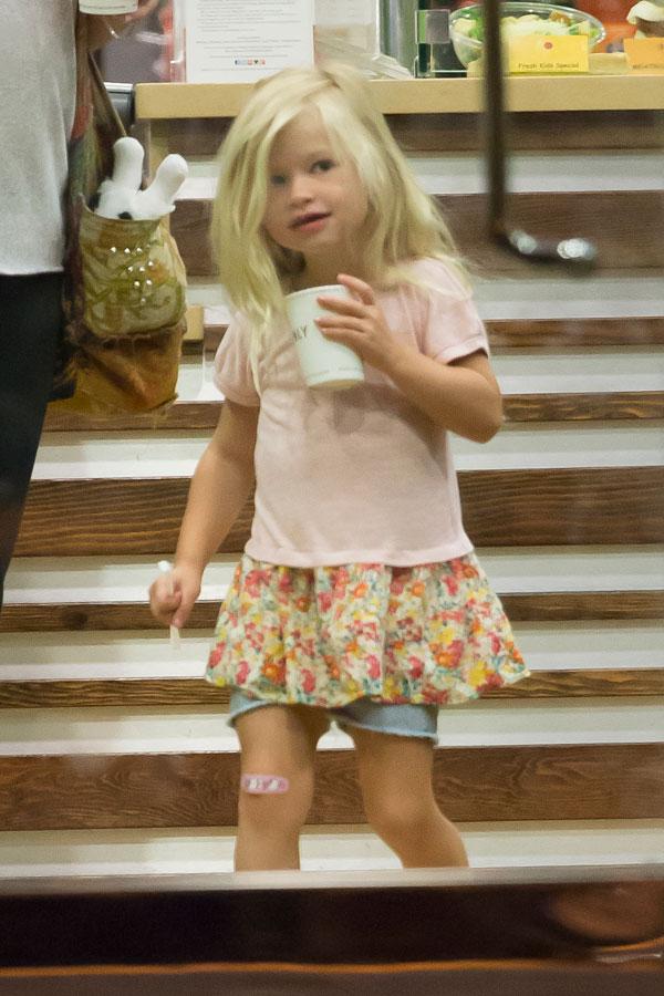 Jessica simpson daughter maxwell best faces 05