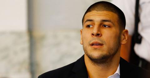Aaron hernandez commits suicide prison