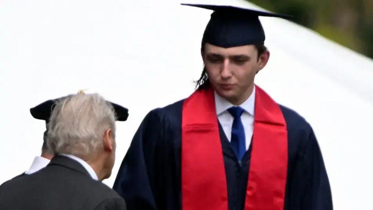 Photo of An insider claimed Barron Trump doesn't like giving out his personal phone number.