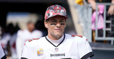 tom brady ditches wedding band gisele bundchen marriage