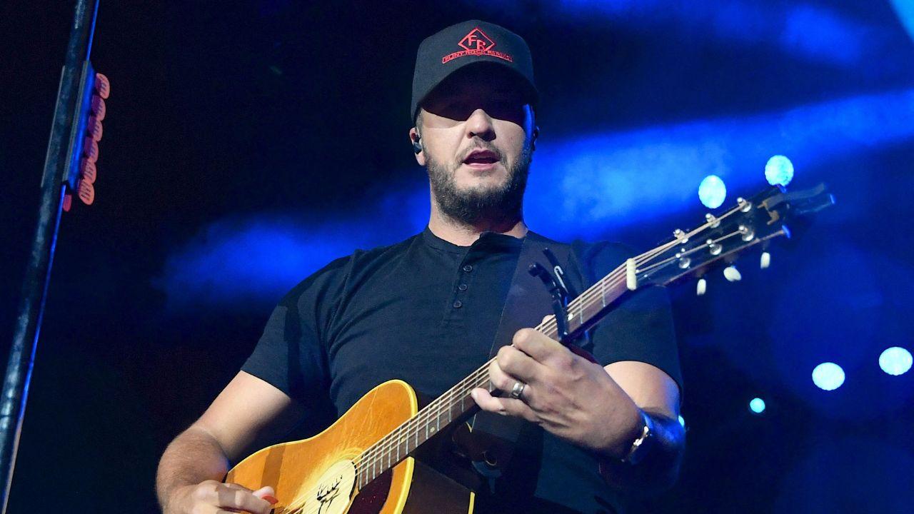 Image of Luke Bryan defended the songwriting behind his new album 'Signs.'