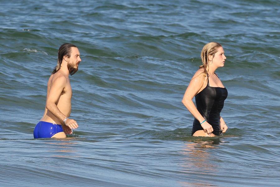 Kesha with her new man vacation brazil 05