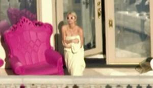 2010__08__Paris_Hilton_Home_Invasion_Aug24news01 300×173.jpg