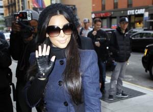 2010__10__Kardashian_Oct6_main 300×220.jpg