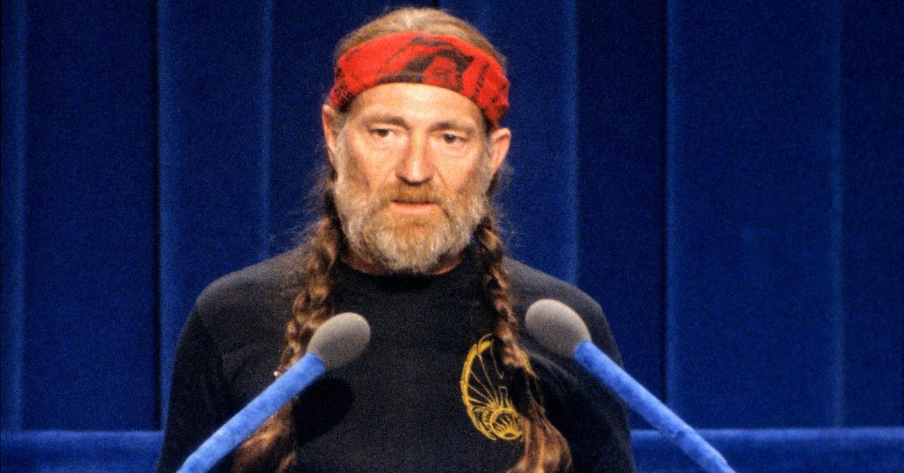 willie nelson admits hes not worried about death age