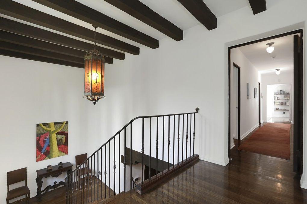 kristen stewart house staircase