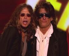 2009__11__wenn_toxictwins 225×182.jpg