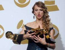 2010__02__Taylor_Swift_Feb2_869 225&#215;175.jpg