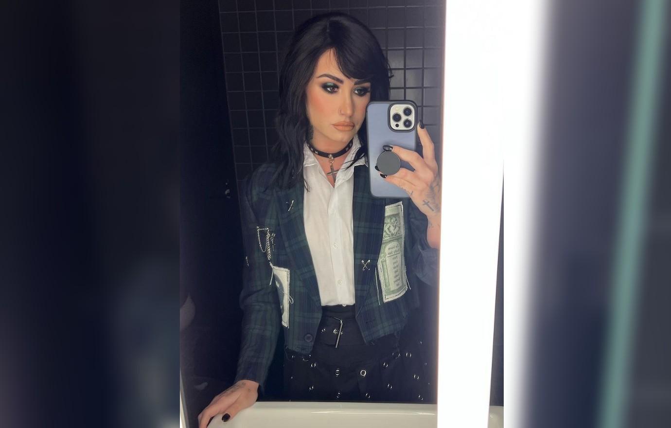 Demi Lovato wipes Instagram clean after rehab