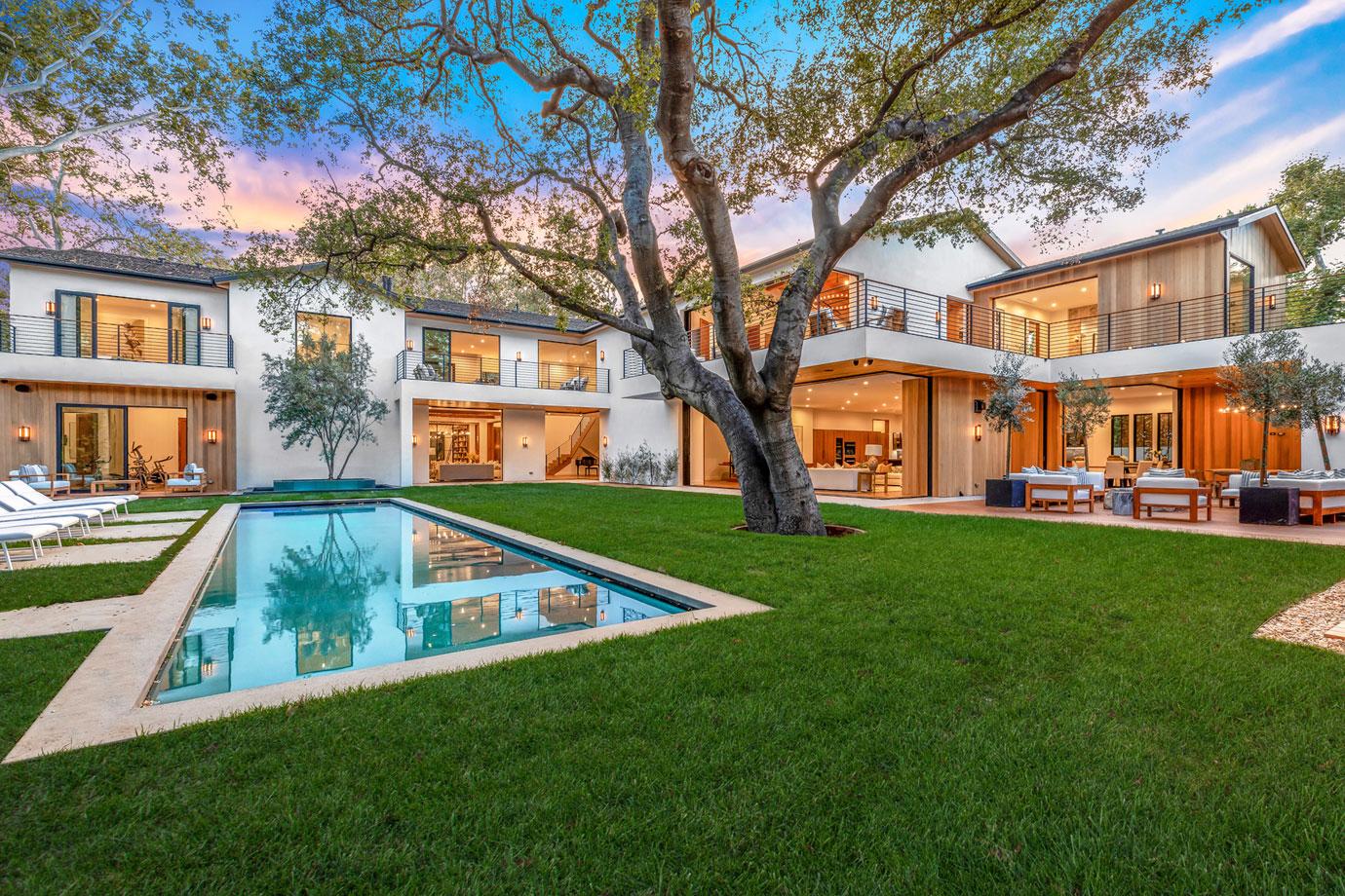 joe jonas and sophie turner sell stunning la estate for dollar million