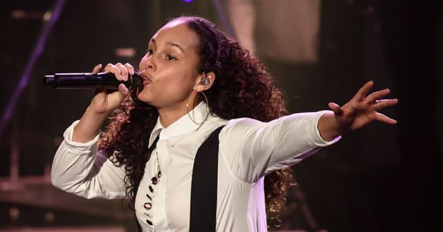 The Voice Coach Alicia Keys Throws Shade At Gwen Stefani And Blake Shelton