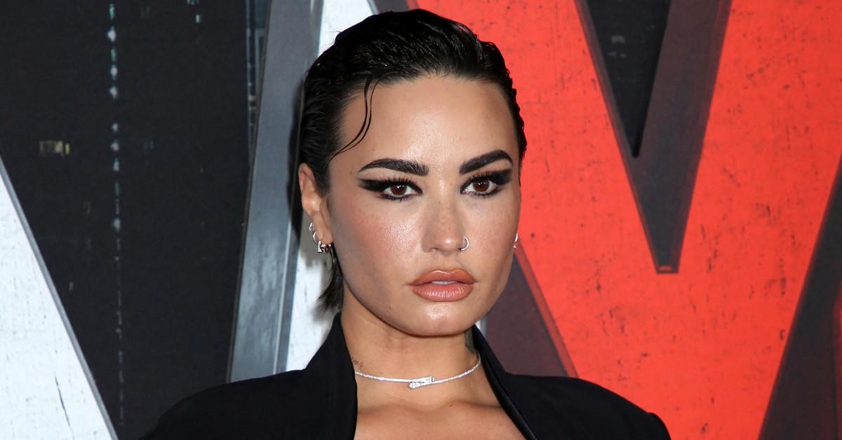 We can't enough of how perfectly shaped Demi Lovato's eyebrows are