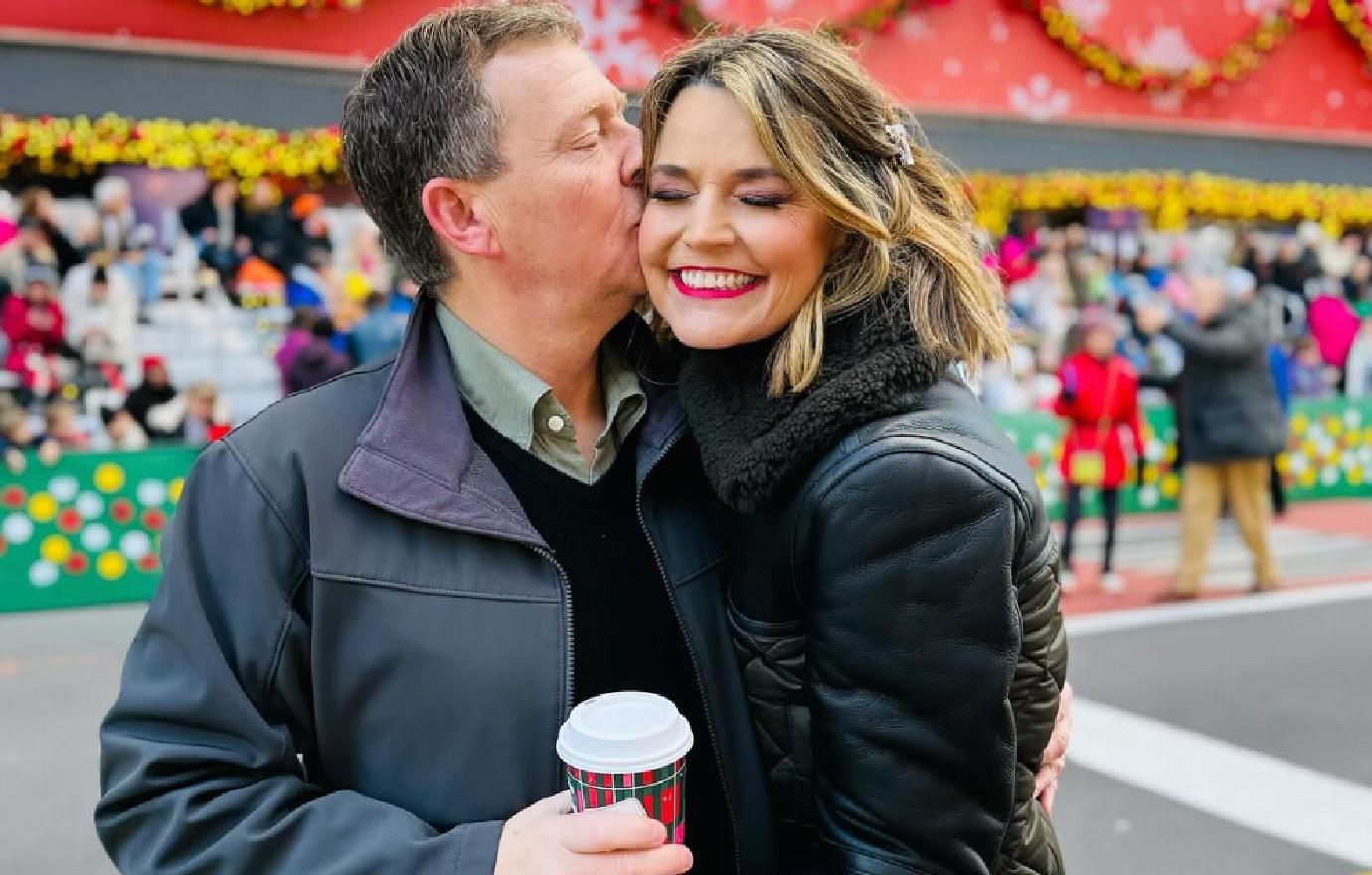 Savannah Guthrie Smiles With Husband & Kids On Thanksgiving Photos